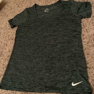 NIKE DriFit Top. Size Medium